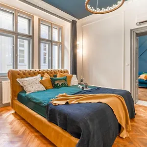 https://charles-bridge-suite-by-riverside.praguehotelsweb.com