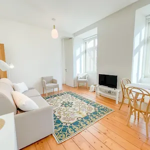 https://arsenal-108-3-e-simplicity-and-charisma-downtown.hotels-lisbon-portugal.com